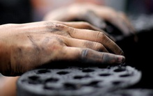 “Tôi thà thất nghiệp còn hơn chọn nghề kém sang”: Có những người trẻ thà chịu đói chứ không muốn làm việc chân tay