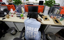 Lao động Trung Quốc tuyên chiến “văn hoá 996”