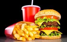 Tại sao McDonald's, KFC thường khuyến khích khách mua thêm đồ uống và gọi theo combo?