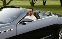 Sở hữu hơn 800 triệu USD, đại gia làng golf Tiger Woods mạnh tay sắm xe khủng, chuyên cơ và du thuyền, có chiếc hàng độc chỉ tặng không bán