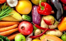 Rau xanh đắt đỏ, nhiều gia đình chuyển qua ăn củ quả thay rau, chuyên gia dinh dưỡng khuyên gì?