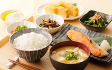 Trên bàn ăn, phụ nữ Nhật luôn tuân thủ 5 quy tắc này để kéo dài thanh xuân và nâng cao sức khỏe, ai biết cũng tiếc vì không làm sớm