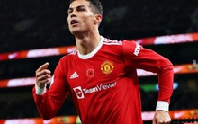 Ronaldo chạm một tay vào 'chân trời mới' của lịch sử bóng đá