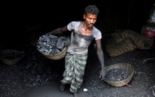 Thêm một quốc gia châu Á rơi vào khủng hoảng điện, nền kinh tế đang lao dốc tiếp tục đối diện với nhiều 'tin dữ'