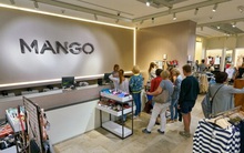 Các hãng thời trang chuyển một phần sản xuất về gần châu Âu