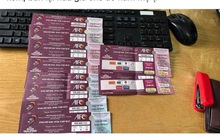 Vé trận đội tuyển Việt Nam và đội tuyển Saudi Arabia được đóng khung làm kỷ niệm vì quá mất giá