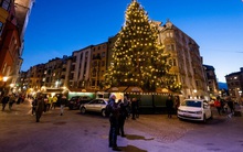 Sau một mùa hè nới lỏng, khu vực này lại trở thành "chảo lửa" Covid-19 của thế giới: Nỗi lo chết chóc tang thương chưa bao giờ hết!