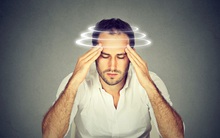 Bác sĩ Mỹ mách bạn chế độ ăn 3 bước giúp đánh bay cơn đau đầu, dù kinh niên cũng có thể khỏi hoàn toàn