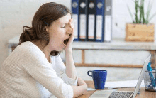 5 thói quen "ăn cắp" tuổi thọ, thức khuya vẫn đứng thứ 2, người sống lâu thường có đặc điểm "1 nhỏ, 1 sâu, 1 lớn và 1 tốt"