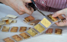 Vàng lao dốc tuột mốc 60 triệu đồng/lượng, người mua ngày càng lỗ nặng