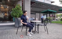 Xuất hiện với con xe 11 tỷ, đại gia khét tiếng lộ tính cách thật khi vô tình làm 1 hành động nhỏ, giật hết spotlight