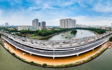 Cận cảnh công trình thi công cầu vòm sắt vượt hồ đầu tiên của Thủ đô