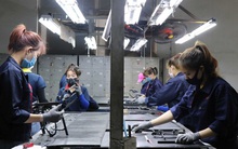 Trả lương cao, hỗ trợ tiền nhà, không thử việc... doanh nghiệp vẫn "đói" lao động