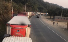 Ùn ứ nông sản tại Lạng Sơn: Xe nằm bãi, doanh nghiệp khóc