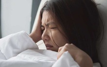 4 cách massage giúp đánh tan cơn đau nửa đầu thường gặp ở người trẻ hay thức khuya, nhiều áp lực