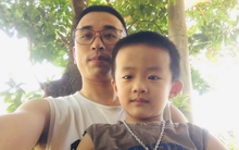 Cậu bé 4 tuổi nói Tiếng Anh như gió, đọc hàng trăm đầu sách nghiên cứu khoa học: Nghe phương pháp rèn luyện của bố mà nể