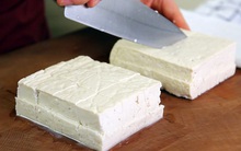 Đậu phụ là món quá quen trong bữa cơm gia đình nhưng khi đi mua đậu cần né ngay 3 loại này