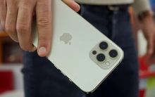 Công nhân sản xuất iPhone biểu tình vì bị ngộ độc thực phẩm