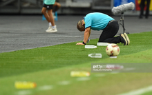 Xót xa khoảnh khắc thầy Park gục ngã, bất lực trong trận thua 0-2 của tuyển Việt Nam trước Thái Lan