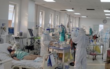 Thủ tướng yêu cầu quản lý chặt nhóm nguy cơ cao, giảm ca tử vong do COVID-19