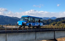 Xe bus 'biến hình' thành tàu hoả trong một nốt nhạc - phương tiện hai chế độ' đầu tiên trên thế giới bắt đầu vận hành tại Nhật Bản