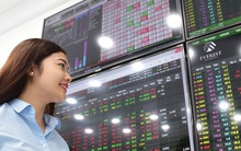 Trong trường hợp biến chủng Omicron diễn biến phức tạp, nhóm ngành nào sẽ bị ảnh hưởng mạnh nhất?