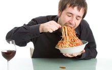 6 thói quen ăn uống sai lầm khiến ung thư ngày càng trẻ hoá: Không muốn nửa đời sau bị hủy hoại bất thình lình thì nên thay đổi ngay lập tức