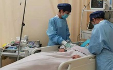 Đang đi tắm, cả gia đình 5 người bị ngộ độc khí suýt chết, bác sĩ cảnh báo nguy cơ tử vong vì tắm, sưởi trong mùa đông