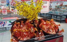 Mở hàng mùng 2 Tết, giá cả cơ bản ổn định