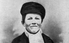 Bị nhà trường viết thư từ chối cho học với lý do thiểu năng trí tuệ, cậu bé sau này trở thành thiên tài nhờ câu nói dối của mẹ