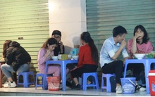 Nhiều quán ăn đường phố, trà đá vỉa hè ở Hà Nội vi phạm chỉ đạo chống dịch Covid-19