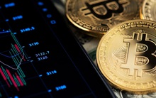 USD cùng trái phiếu bật tăng; các tài sản rủi ro lao dốc, dẫn đầu là Bitcoin