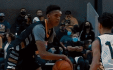 Câu chuyện về Hansel Emmanuel: Cậu bé một tay chinh phục bóng rổ lẫn trái tim người yêu thể thao thế giới