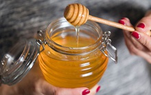 Mật ong là "thuốc tiên" của tuổi thọ nhưng đây là 4 thời điểm chúng trở nên độc hại cho cơ thể, nên cảnh giác khi dùng