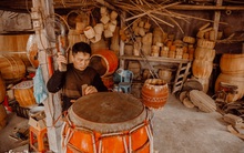 Chuyện khó tin về một dòng họ mất tận nửa năm để đi tìm tấm da trâu đặc biệt làm chiếc trống lớn nhất Việt Nam chào đón năm Tân Sửu 2021!