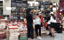 Tiểu thương 'méo mặt' vì ế hàng