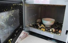 4 loại thực phẩm sẽ phát nổ trong lò vi sóng, đừng dại dột thử nếu không muốn... mất Tết