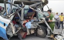 Tai nạn thảm khốc khiến 2 người tử vong, 20 người bị thương: Hành khách là người thân đi lễ đền