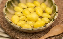 7 loại rau củ không nấu chín kĩ mà cứ ăn sống sẽ làm cơ thể bị nhiễm độc tố