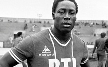 Cầu thủ sống thực vật suốt 39 năm vì sai sót của bác sĩ và câu chuyện cảm động về bà vợ miệt mài chăm chồng gần 4 thập kỷ