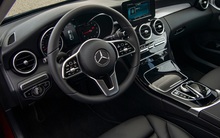 Mercedes-Benz C180 AMG mới ra mắt tại Việt Nam, giá 1,5 tỷ đồng