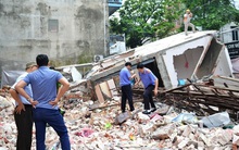 Cận cảnh căn nhà 3 tầng đổ sập trong đêm ở Lào Cai