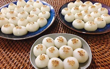 Chuyện Tết Hàn thực năm xưa: Bánh trôi là món ăn đánh dấu lần đầu tiên vào bếp cùng mẹ của biết bao đứa trẻ, giờ đã lớn cả rồi!