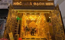 Căn nhà được mệnh danh "tiểu Dubai" của miền Tây, "hot" đến mức khách thập phương phải mua vé mới được vào xem nhà, thuê trang phục thử cảm giác vương giả