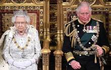 Động thái hiếm có của Nữ hoàng Anh khi truyền thông liên tục bàn tán về nghi vấn thoái vị, an dưỡng sau sự ra đi của người chồng 73 năm