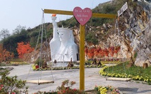 Tượng nữ thần tự do phiên bản "đột biến" ở Sa Pa: Xây dựng để mong níu chân du khách