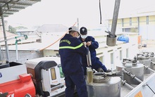 Hé lộ “tảng băng chìm” trong kinh doanh, sản xuất xăng giả