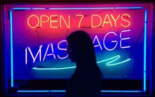 Bên trong ngành công nghiệp massage trá hình trị giá 4,5 tỷ USD tại Mỹ