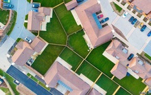 Điều dị thường trong cơn sốt đất đang diễn ra trên khắp thế giới