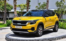 Ô tô vừa bán vừa tăng giá - chuyện "lạ mà quen" tại Việt Nam